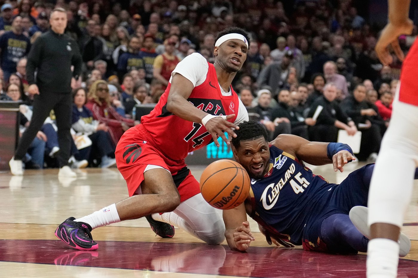 Toronto Raptors push to apply hard lessons before series with Cavaliers slips away | iNFOnews.ca