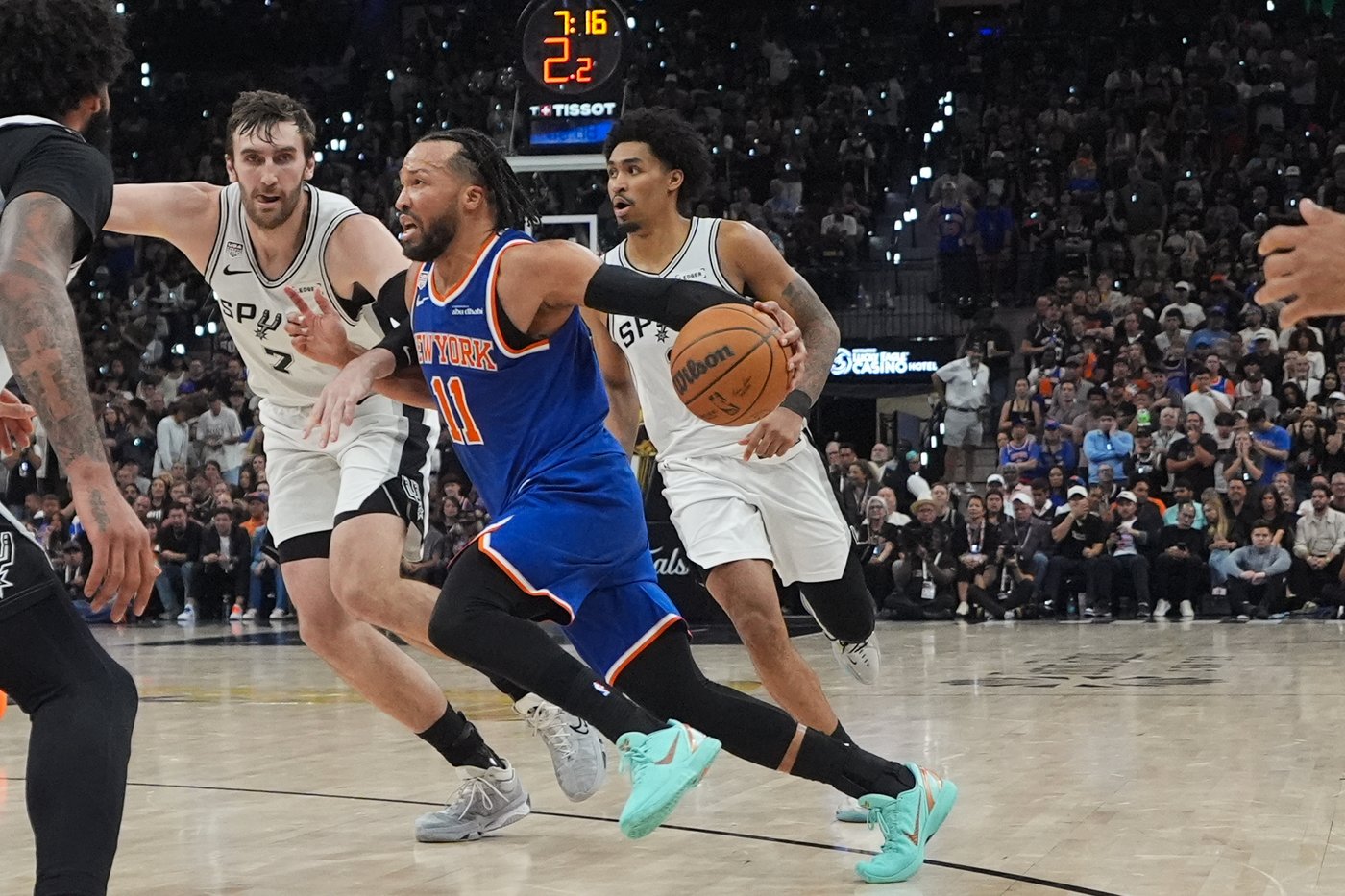 Brunson scores 45 and The Comeback Knicks are NBA champions after beating Spurs 94-90 | iNFOnews.ca Brunson scores 45 and The Comeback Knicks are NBA champions after beating Spurs 94-90 | iNFOnews.ca