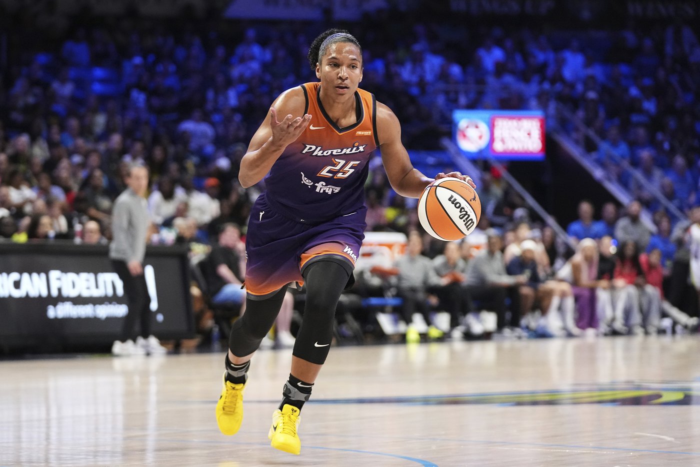 James scores 28, Bueckers 23 as the Wings start 4 rookies in a 98-89 win over the Mercury | iNFOnews.ca James scores 28, Bueckers 23 as the Wings start 4 rookies in a 98-89 win over the Mercury | iNFOnews.ca