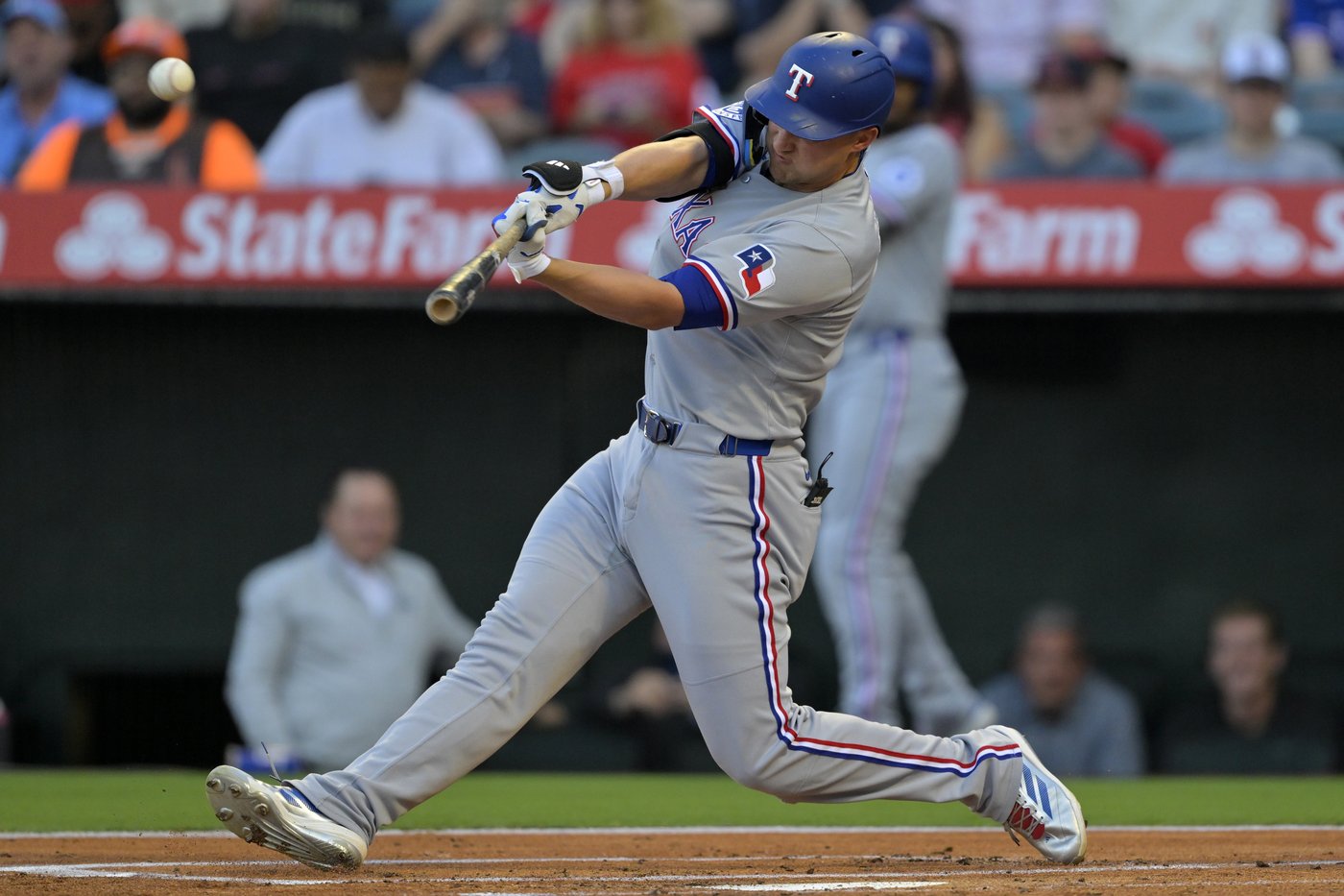 Schanuel walks with bases loaded in 9th to lift Angels over Rangers 6-5 | iNFOnews.ca