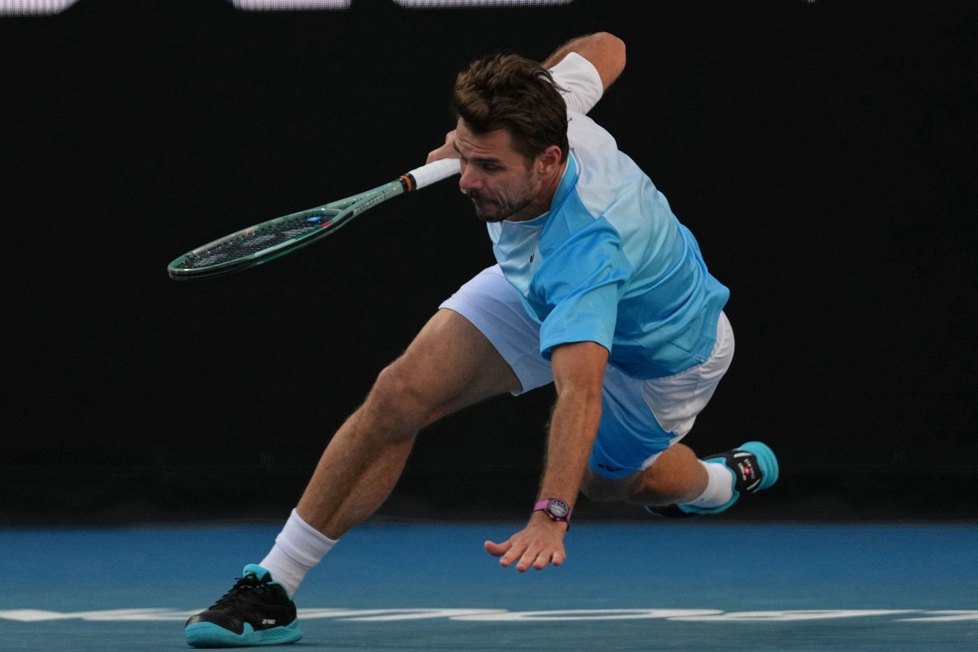 Wawrinka, 40, makes Grand Slam history by reaching the third round in Australia | iNFOnews.ca