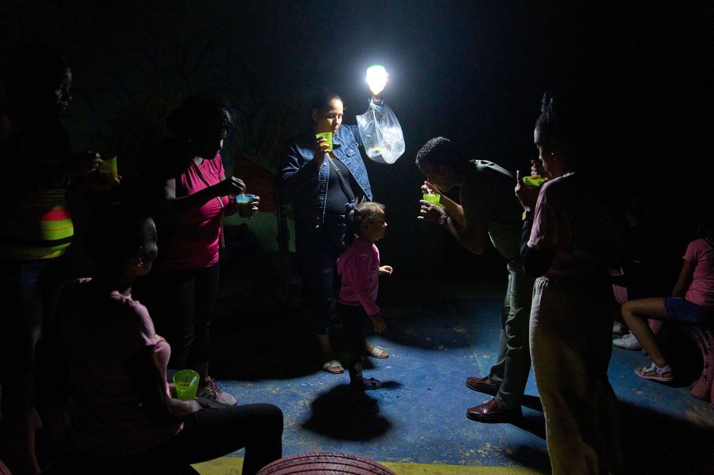 Cuba's blackout, Shakira in Mexico and other top photos from Latin America and the Caribbean | iNFOnews.ca