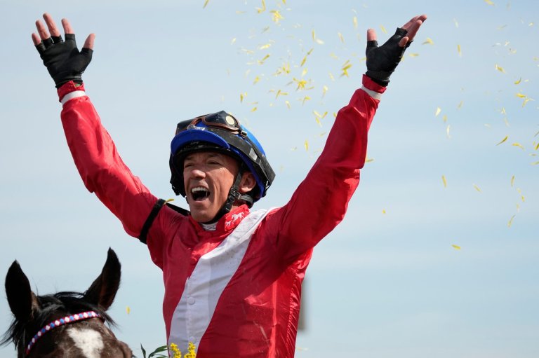 Horse racing great Frankie Dettori breaks ribs and thumb in car accident | iNFOnews.ca
