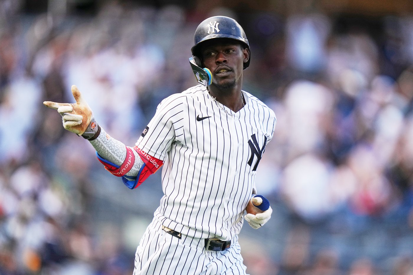 Ben Rice hits two-run single to cap 3-run sixth as Yankees pull away for 8-3 victory over Blue Jays | iNFOnews.ca