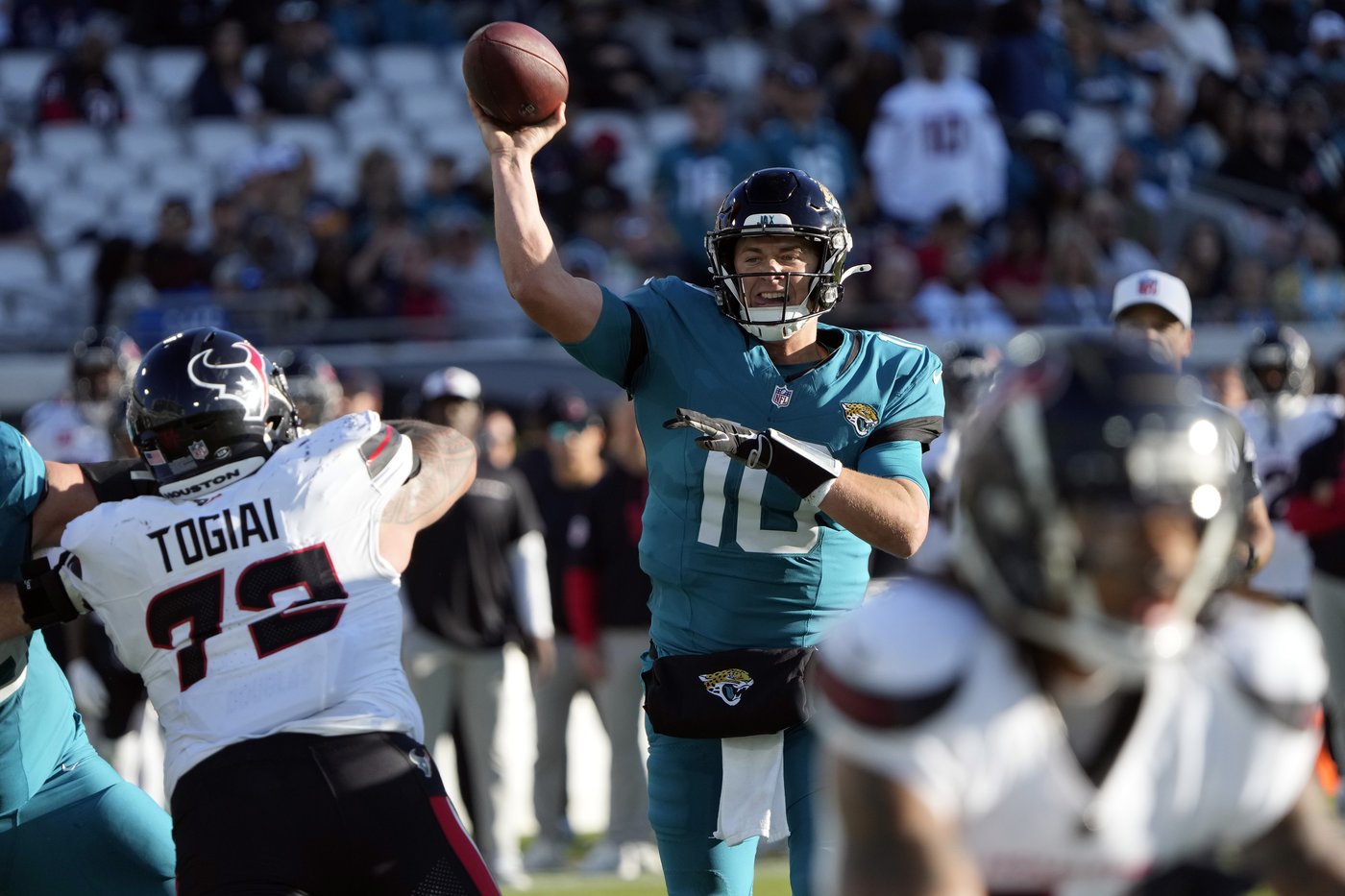 Jaguars should shut down QB Trevor Lawrence amid his concussion and shoulder injury | iNFOnews.ca Jaguars should shut down QB Trevor Lawrence amid his concussion and shoulder injury | iNFOnews.ca