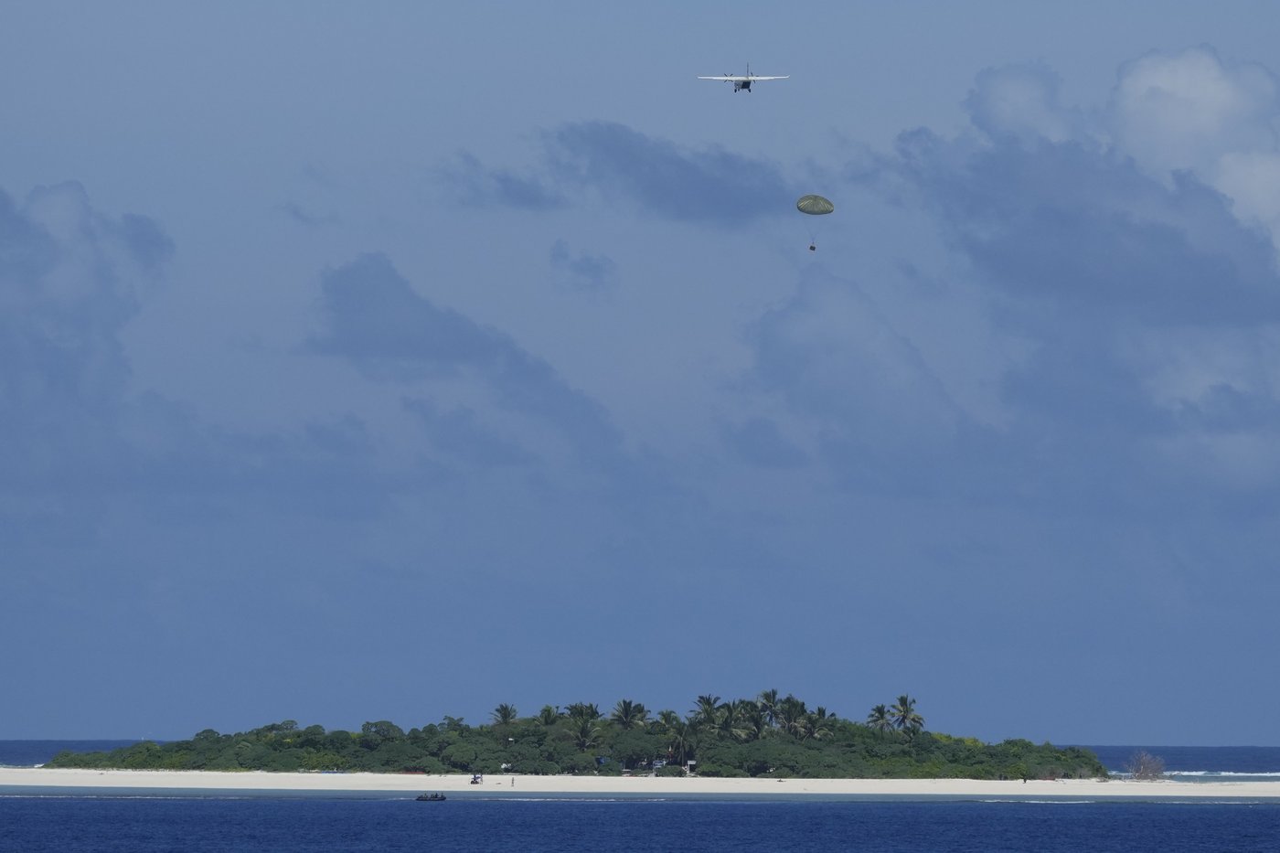 Philippine forces retake an island in mock combat as China's navy watches | iNFOnews.ca Philippine forces retake an island in mock combat as China's navy watches | iNFOnews.ca