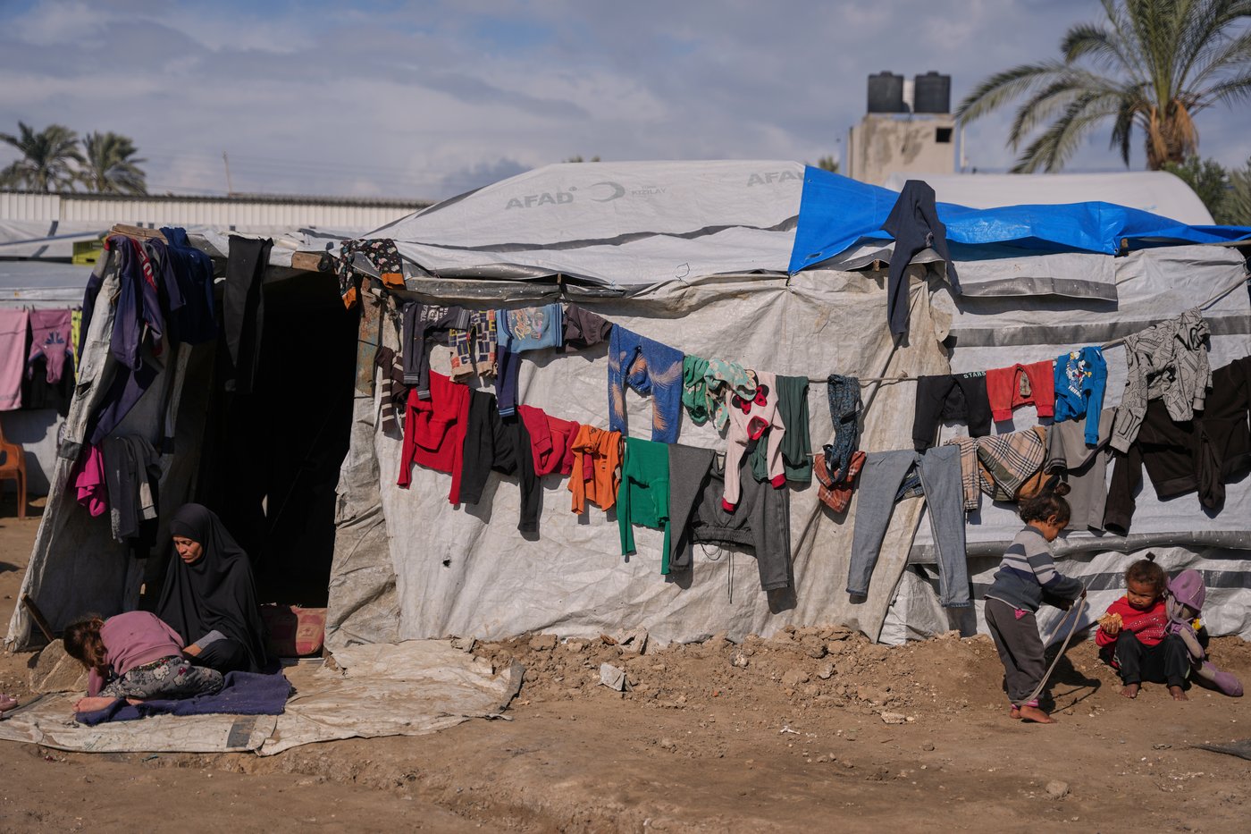 Chilly Gaza braces for more winter rain and word of any progress in ceasefire talks | iNFOnews.ca Chilly Gaza braces for more winter rain and word of any progress in ceasefire talks | iNFOnews.ca