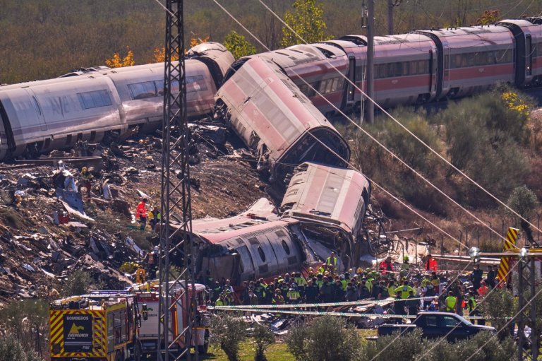 CP NewsAlert: At least two Canadians hurt in rail crash in Spain, Carney says | iNFOnews.ca