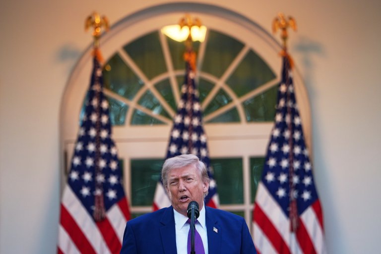 The Latest: Trump departs for high-stakes China summit as Iran war looms | iNFOnews.ca