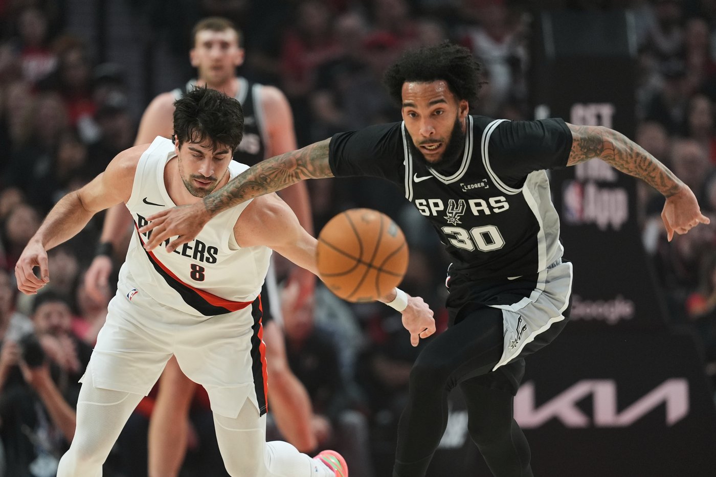 Spurs beat Trail Blazers 120-108 without Wembanyama to take 2-1 series lead | iNFOnews.ca