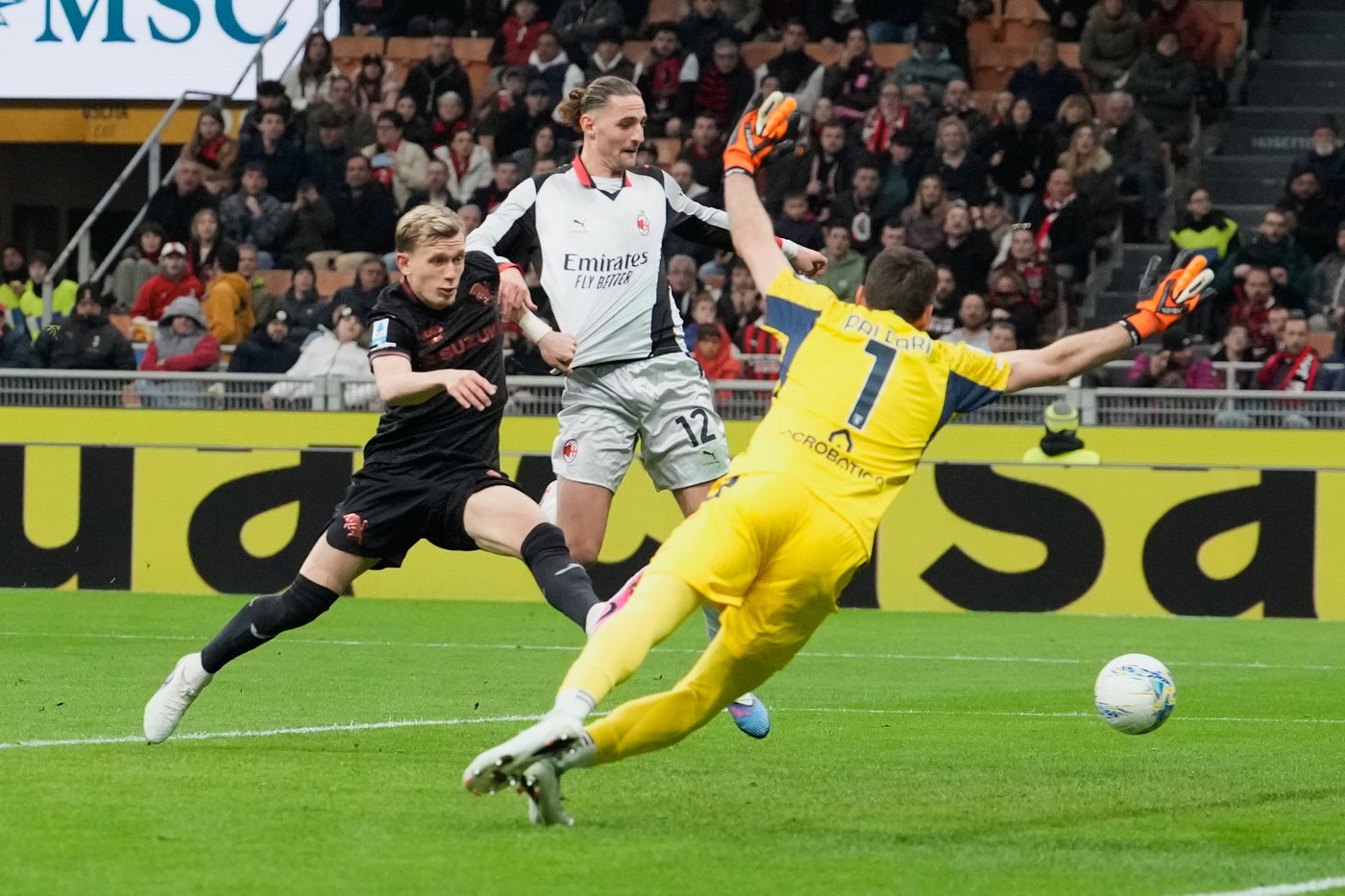 AC Milan turns jeers into cheers vs Torino and cuts Inter’s Serie A lead to 6 points | iNFOnews.ca