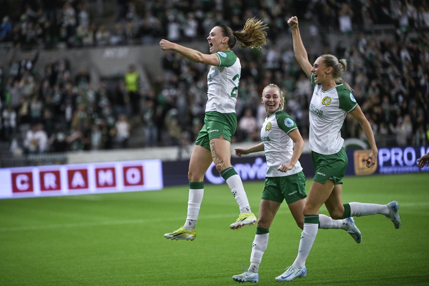 Man City stuns title holder Barcelona in Women's Champions League. Bayern's Harder downs Arsenal | iNFOnews.ca Man City stuns title holder Barcelona in Women's Champions League. Bayern's Harder downs Arsenal | iNFOnews.ca