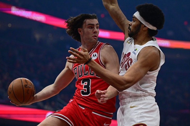 Buzelis and Vucevic score 24 apiece to lead Bulls to 136-125 victory over short-handed Cavaliers | iNFOnews.ca