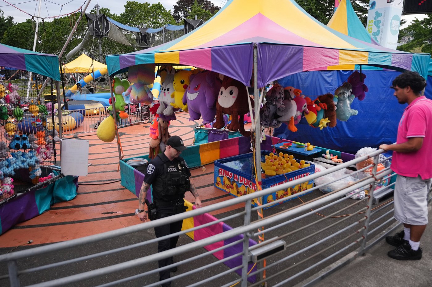 Police arrest 1 person and search for another after Seattle festival shooting that killed 3 | iNFOnews.ca Police arrest 1 person and search for another after Seattle festival shooting that killed 3 | iNFOnews.ca