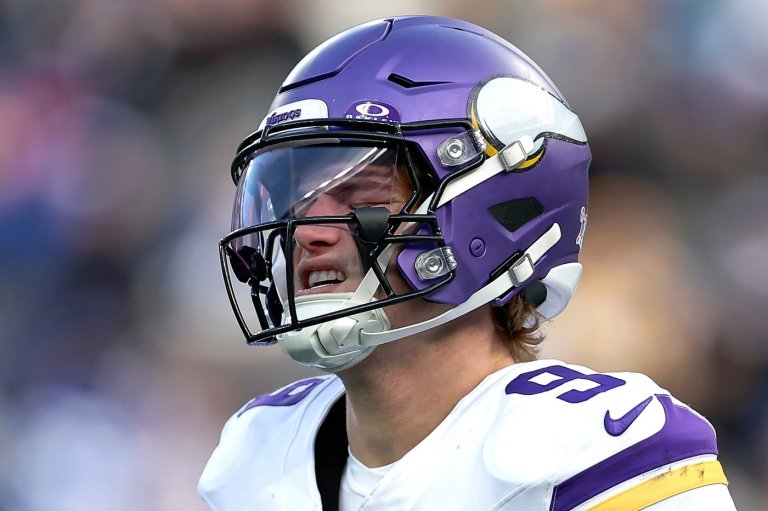 Vikings will start Brosmer at QB vs. Lions with hairline fracture found on McCarthy's throwing hand | iNFOnews.ca