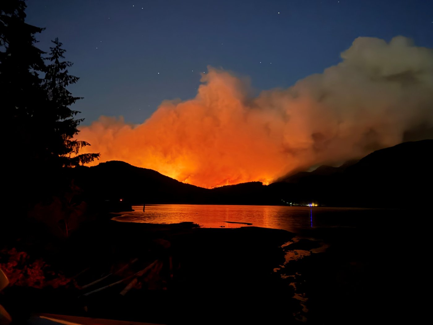 Significant amount of rainfall slows the spread of wildfires on Vancouver Island | iNFOnews.ca