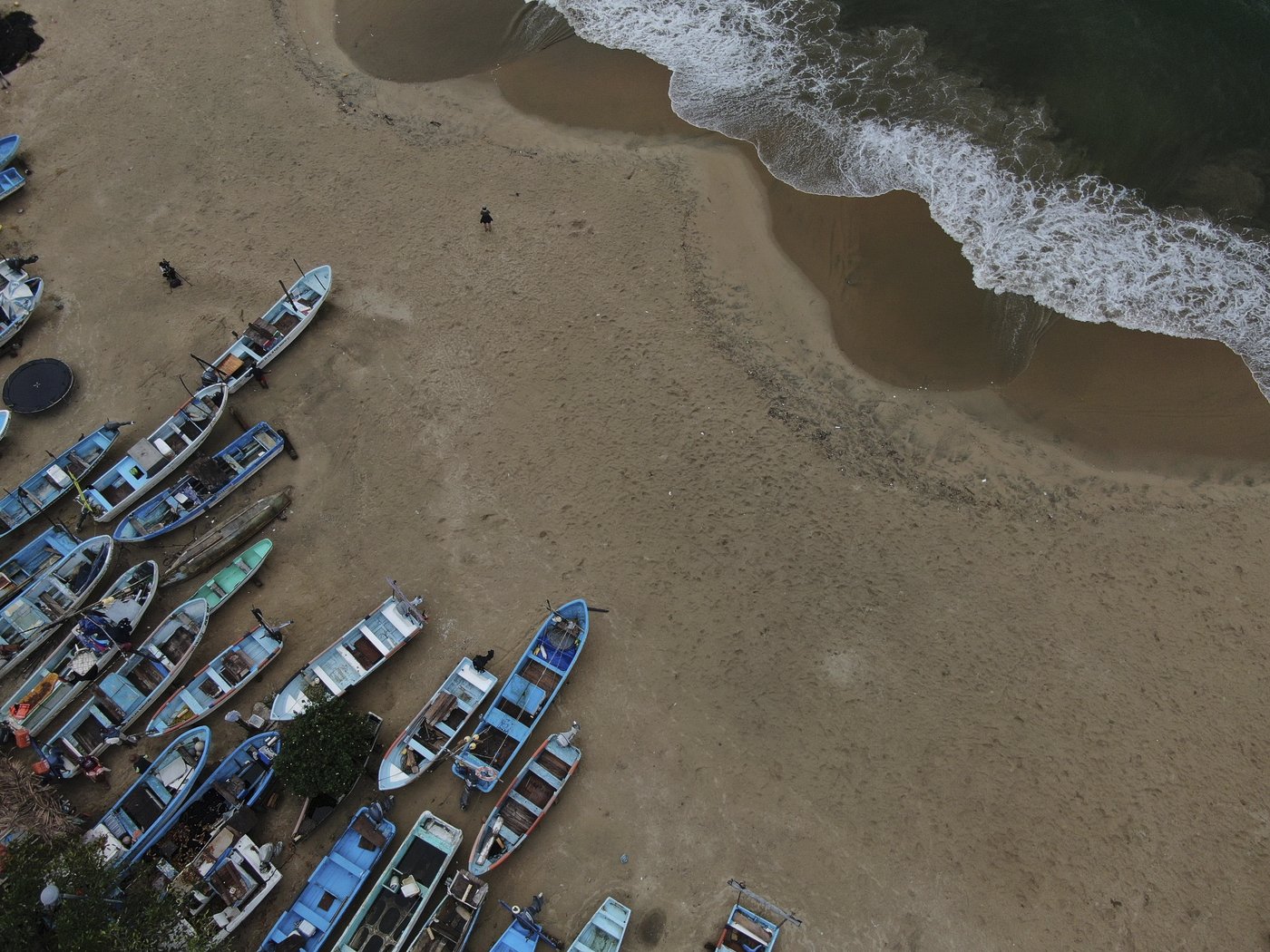 Erick turns rainmaker after hitting Mexico's Pacific coast as a strong hurricane. 1 dead | iNFOnews.ca