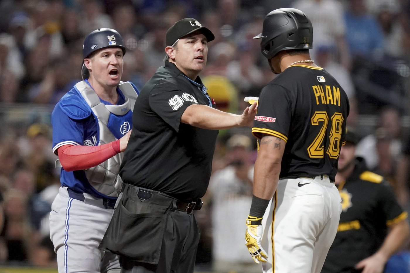 Skenes shines as Pirates capitalize on Blue Jays' errors for 5-2 win | iNFOnews.ca