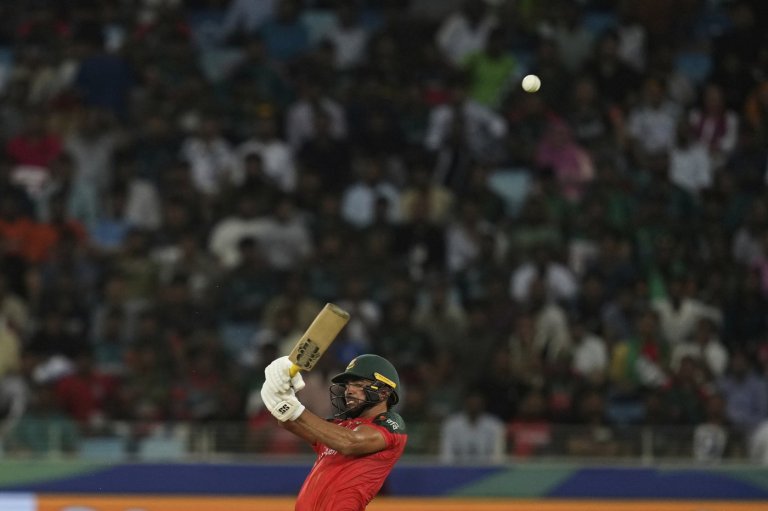 Bangladesh stuns Sri Lanka by 4 wickets to begin Asia Cup Super Four | iNFOnews.ca