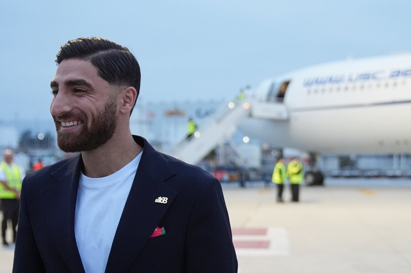 Iran's World Cup players wear pins for victims of deadly strike on school as they arrive in Mexico | iNFOnews.ca Iran's World Cup players wear pins for victims of deadly strike on school as they arrive in Mexico | iNFOnews.ca