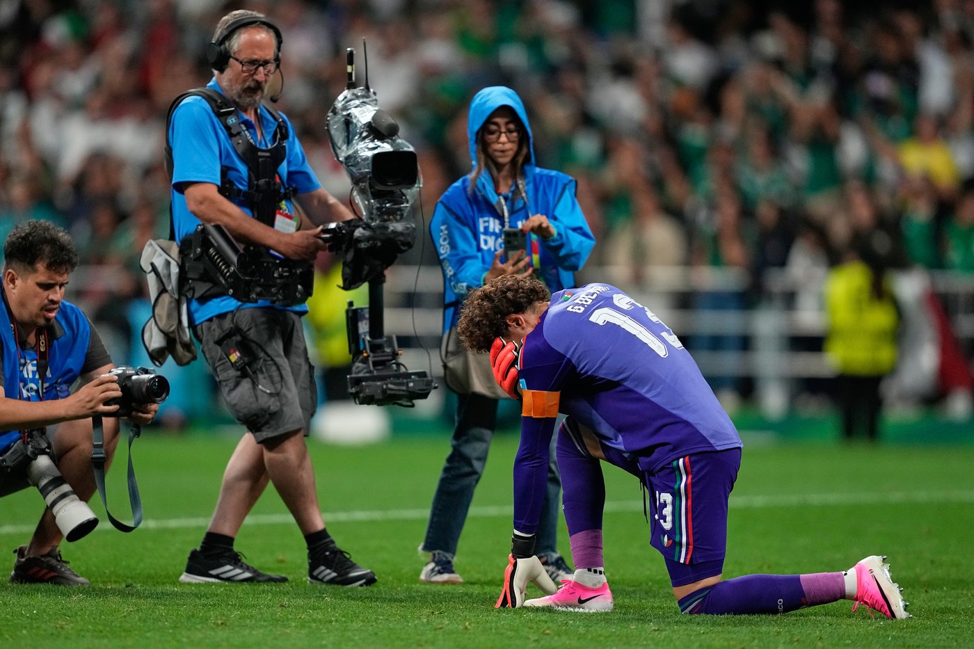 A thunderous World Cup farewell as Guillermo Ochoa enters late in Mexico’s 3-0 win | iNFOnews.ca