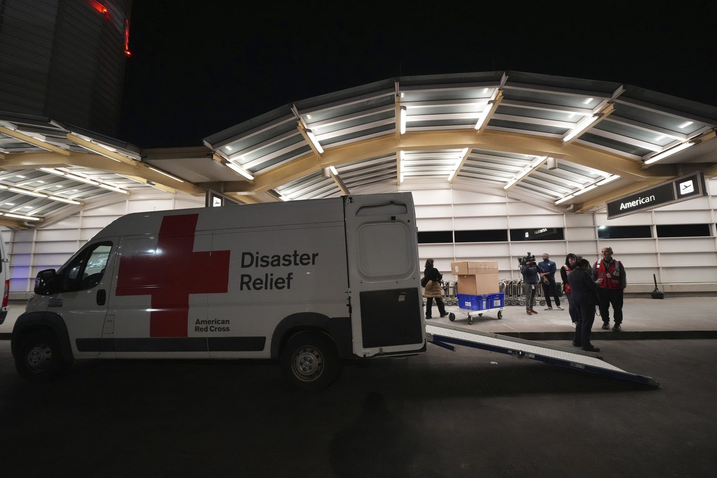 The Latest: Collision between passenger jet and Army helicopter near DC leaves no survivors | iNFOnews.ca