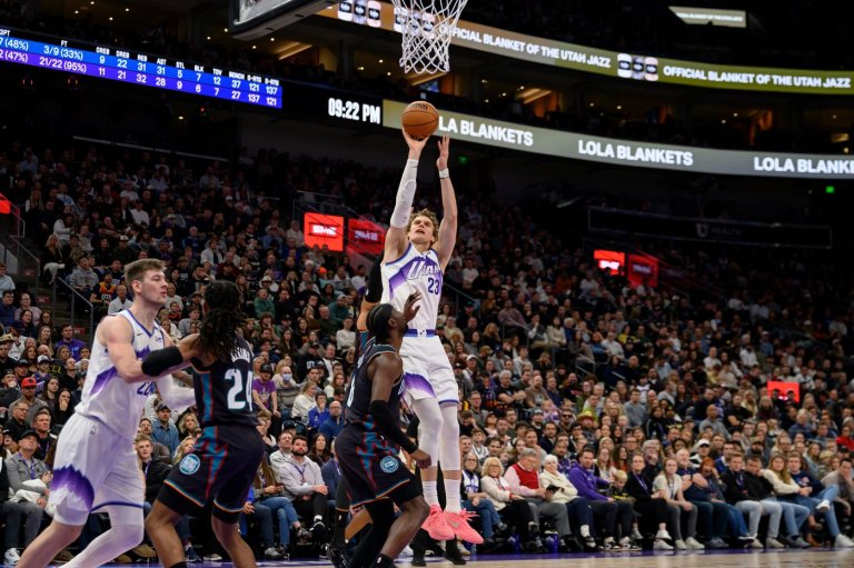 Markkanen, George power Jazz to 127-114 victory, ending Spurs win streak at 8 games | iNFOnews.ca