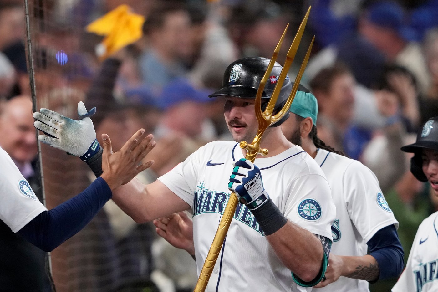 Photo Gallery: Mariners take 3-2 lead in ALCS with 6-2 win in Game 5 | iNFOnews.ca