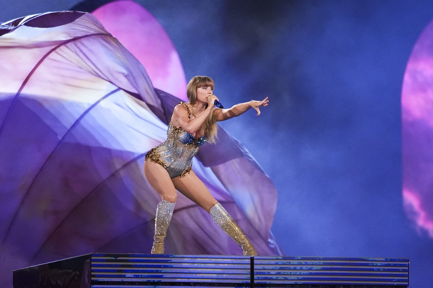 PHOTO COLLECTION: Taylor Swift "The Eras Tour" | iNFOnews.ca