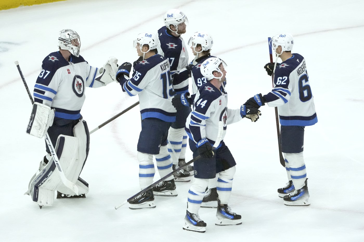 Scheifele scores as the Jets beat the Blackhawks 4-2 in Sorensen's first game | iNFOnews.ca Scheifele scores as the Jets beat the Blackhawks 4-2 in Sorensen's first game | iNFOnews.ca