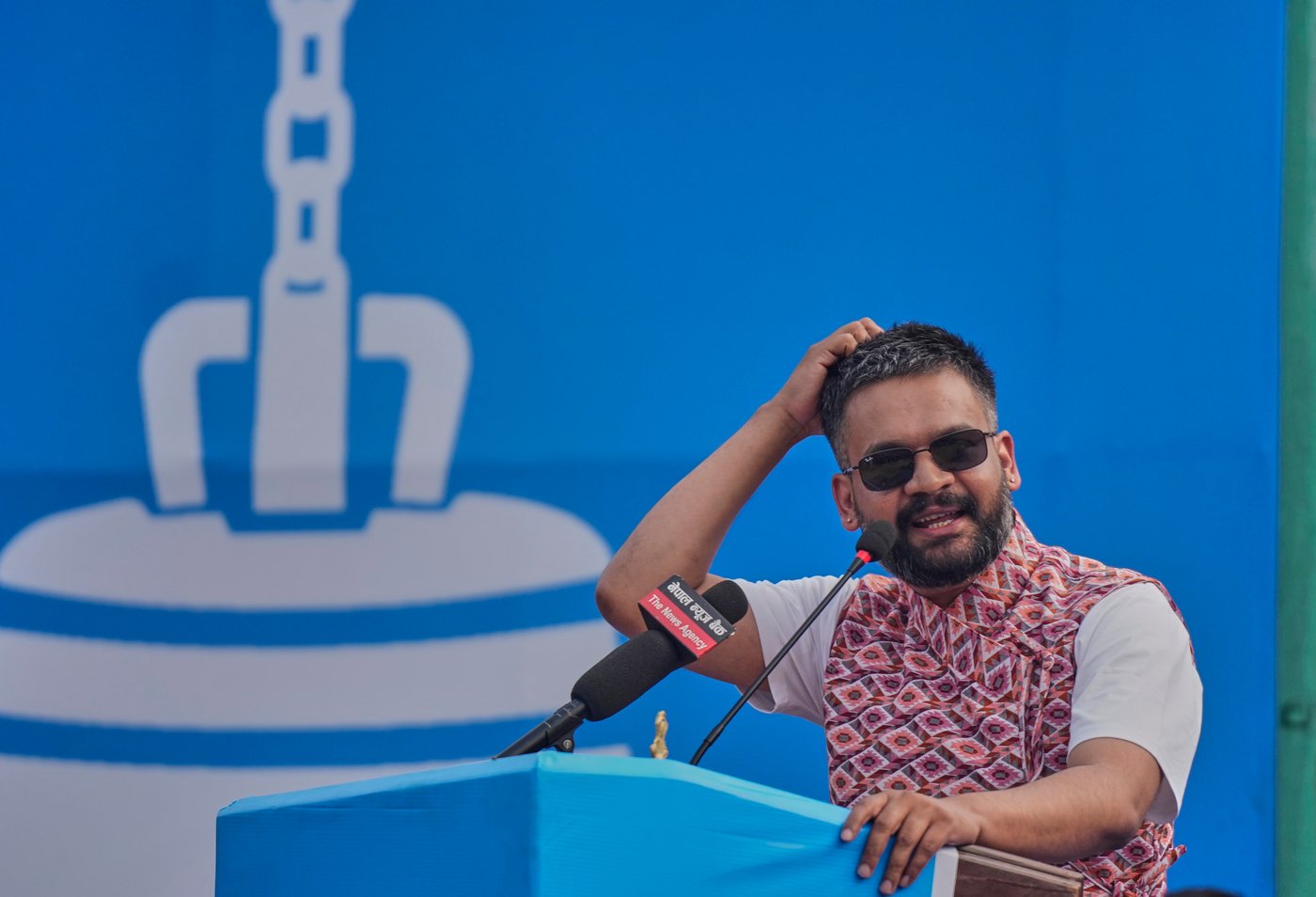 Photos of Nepali former rapper drawing crowds to his campaign for prime minister | iNFOnews.ca