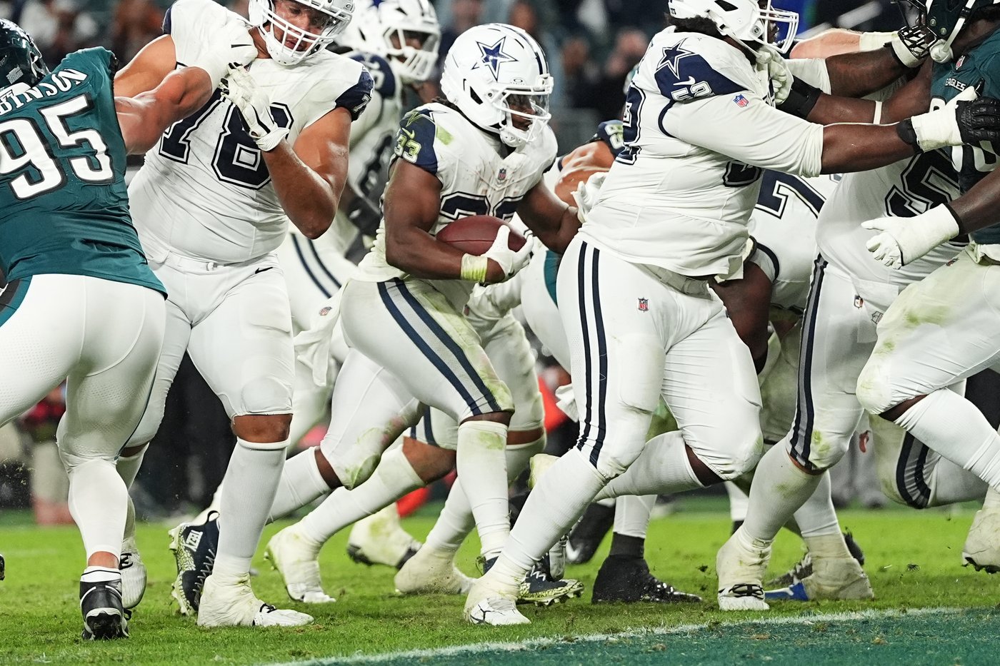 Cowboys had that run-first look in beating the Eagles, and owner Jerry Jones liked what he saw | iNFOnews.ca