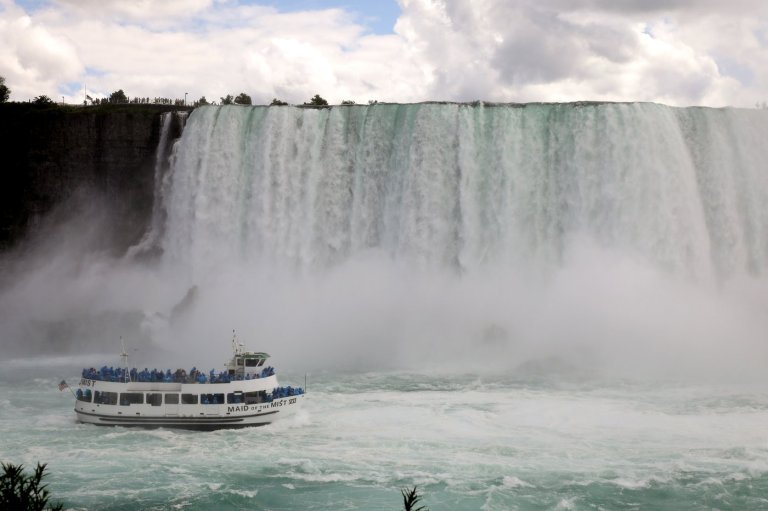 Niagara Region thanks Buffalo in open letter, invites them for Bills-coloured display | iNFOnews.ca