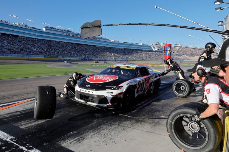 NASCAR hoping must-win scenarios at Martinsville will avoid manipulation repeat | iNFOnews.ca NASCAR hoping must-win scenarios at Martinsville will avoid manipulation repeat | iNFOnews.ca