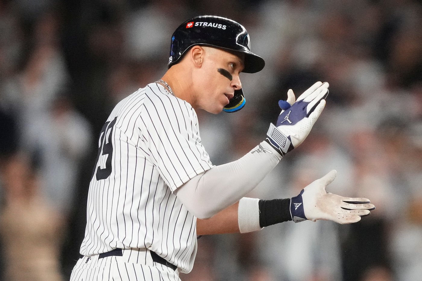 Aaron Judge does it all and rescues Yankees with `amazing swing' against Blue Jays | iNFOnews.ca