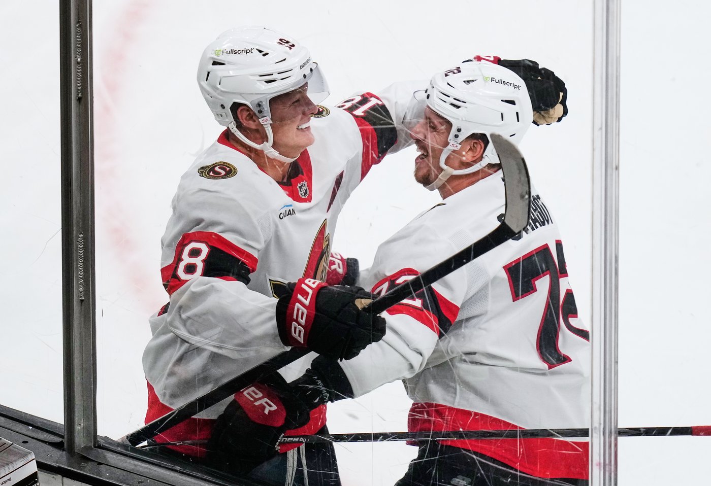 Stutzle nets 3 points as unbeaten Senators squash Bruins 4-1 | iNFOnews.ca