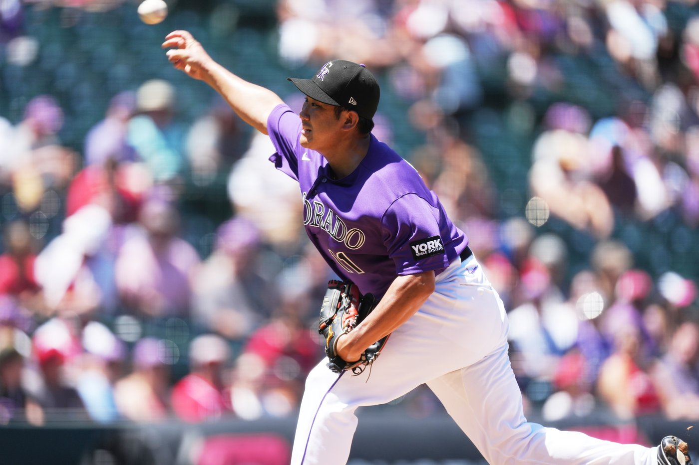 Rockies reinstate RHP Tomoyuki Sugano from injured list, earns win over Reds with efficient outing | iNFOnews.ca Rockies reinstate RHP Tomoyuki Sugano from injured list, earns win over Reds with efficient outing | iNFOnews.ca