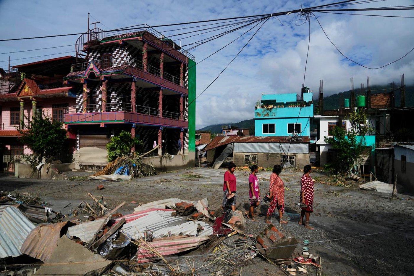People from more than 30 countries are missing after the flash floods in Nepal and China | iNFOnews.ca People from more than 30 countries are missing after the flash floods in Nepal and China | iNFOnews.ca
