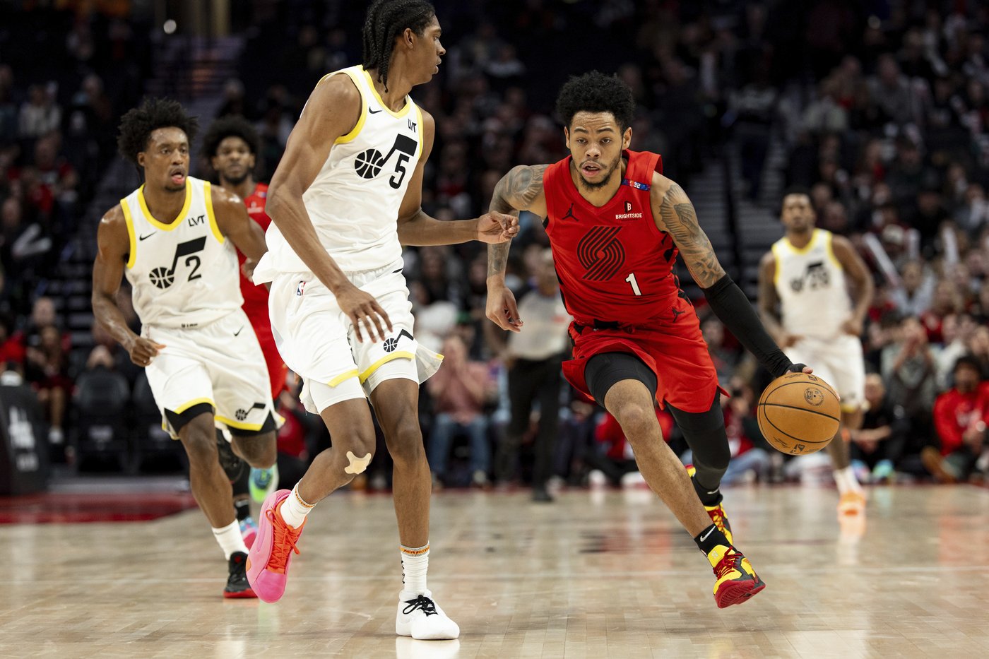 Henderson hits late jumper, Avdija and Sharpe each score 27 as Trail Blazers beat Jazz 122-120 | iNFOnews.ca