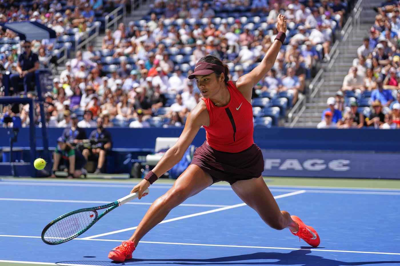 2021 US Open champion Emma Raducanu wins a match in New York for the 1st time since her title | iNFOnews.ca 2021 US Open champion Emma Raducanu wins a match in New York for the 1st time since her title | iNFOnews.ca