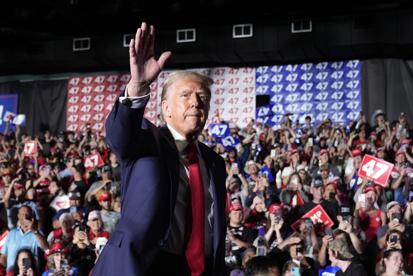 Trump hurls a string of insults at Harris including 'lazy,' a racist trope against Black people | iNFOnews.ca Trump hurls a string of insults at Harris including 'lazy,' a racist trope against Black people | iNFOnews.ca