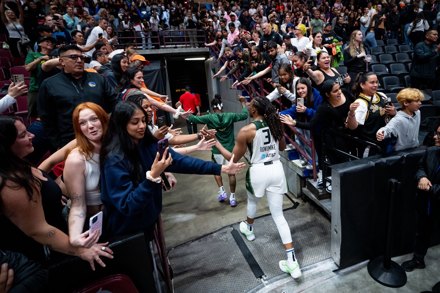 Electric sellout Vancouver game a milestone for flourishing WNBA | iNFOnews.ca
