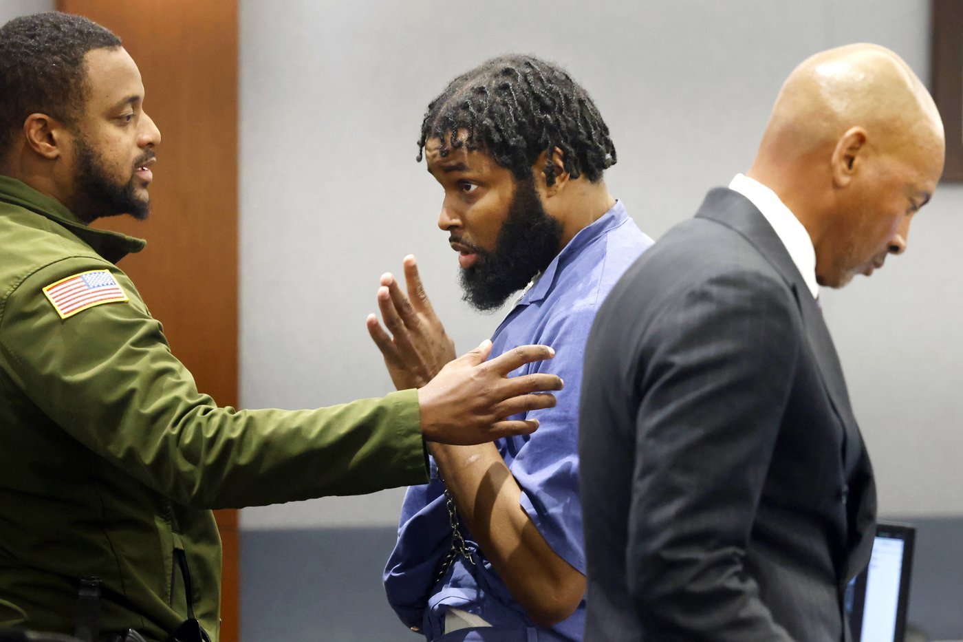 Man who jumped a desk to attack a Nevada judge in the courtroom is sentenced | iNFOnews.ca