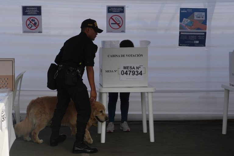 Peru's voters face choice of 35 contenders for ninth president in 10 years | iNFOnews.ca