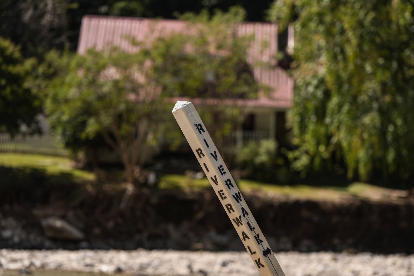 Inside the North Carolina mountain town that Hurricane Helene nearly wiped off the map | iNFOnews.ca