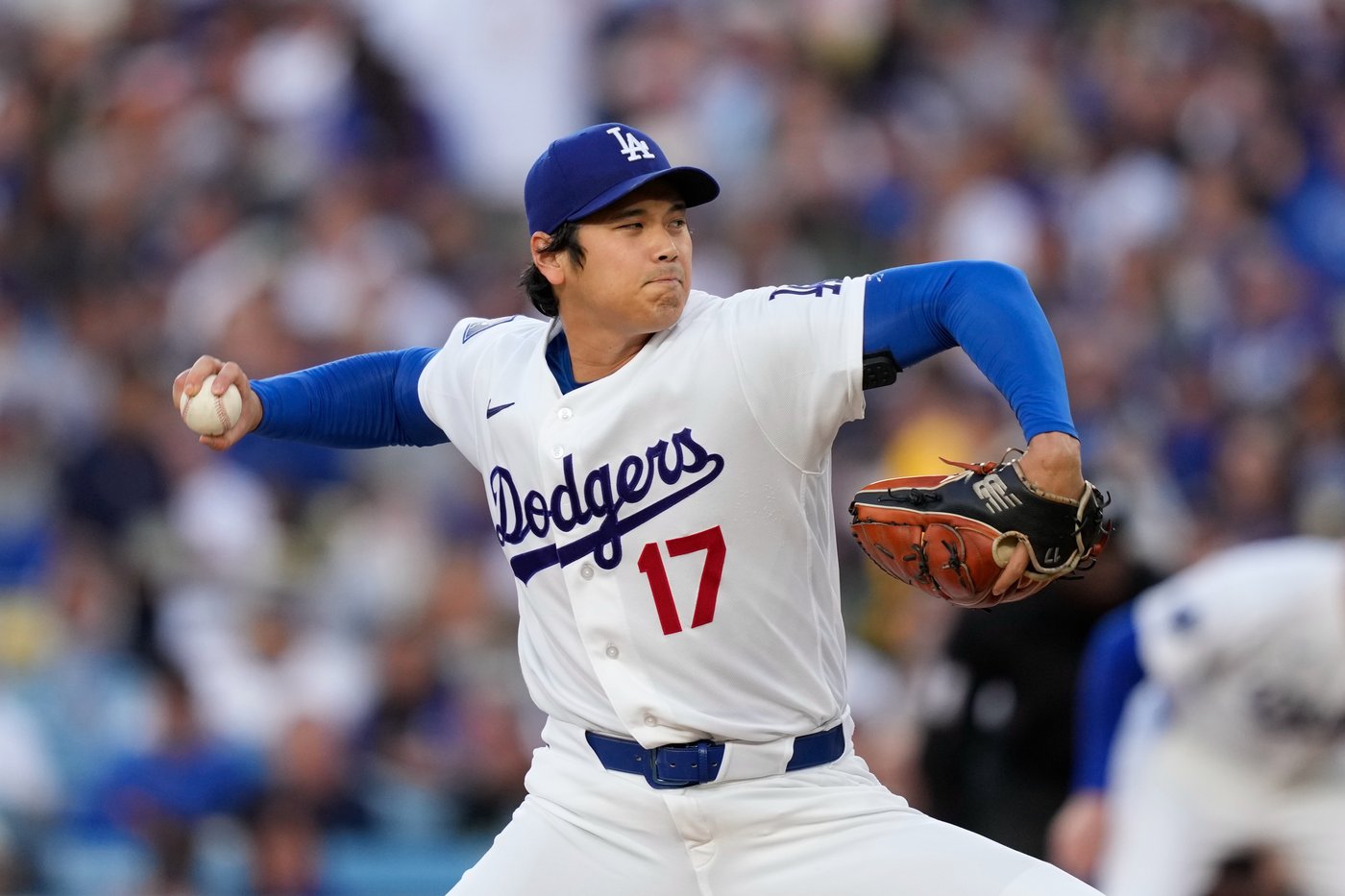 Ohtani and Klein combine for 7 hitless innings as the Dodgers lead