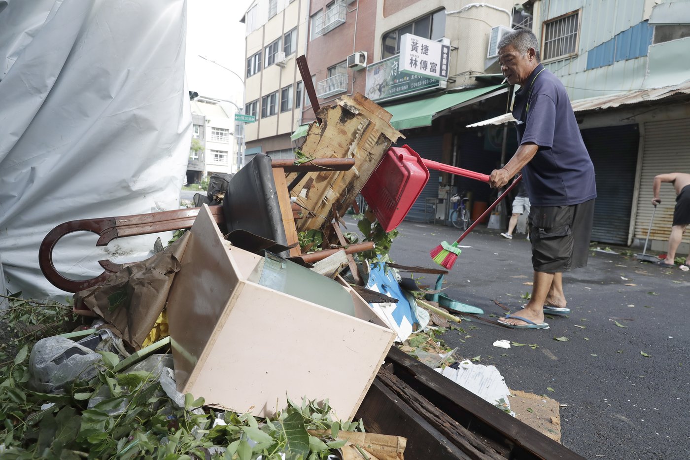 Work and travel resumes across Taiwan after Typhoon Krathon finally dissipates | iNFOnews.ca
