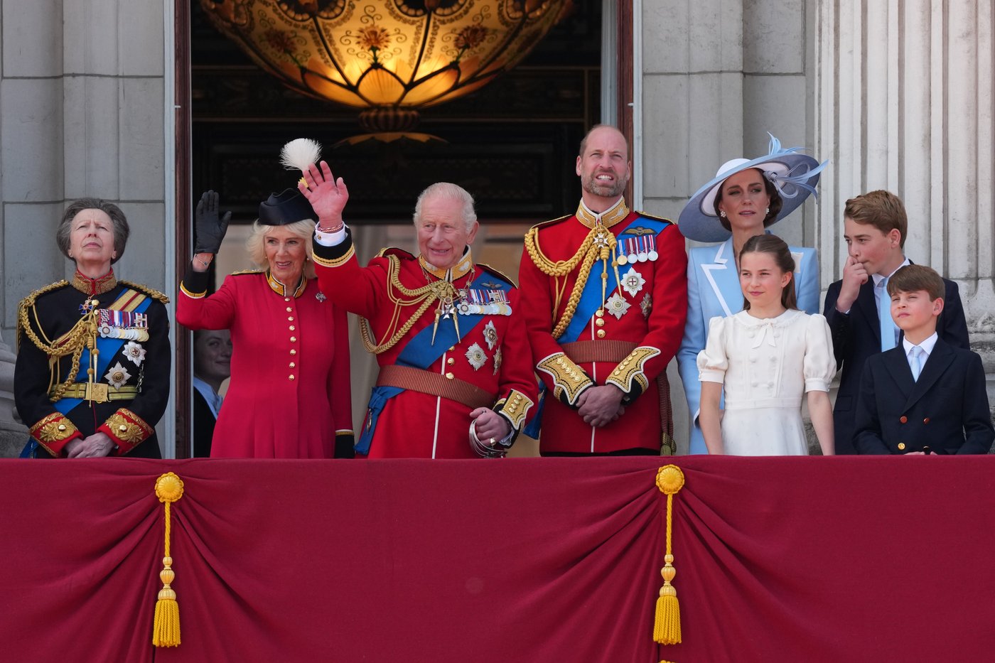 Photos show the royal family at the Trooping The Colour parade | iNFOnews.ca