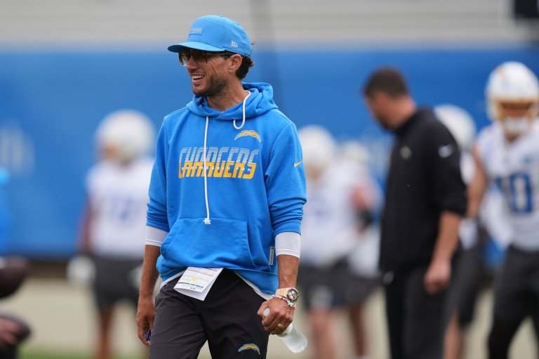 The Chargers and Eagles are among playoff teams hoping for boosts from new play-callers | iNFOnews.ca