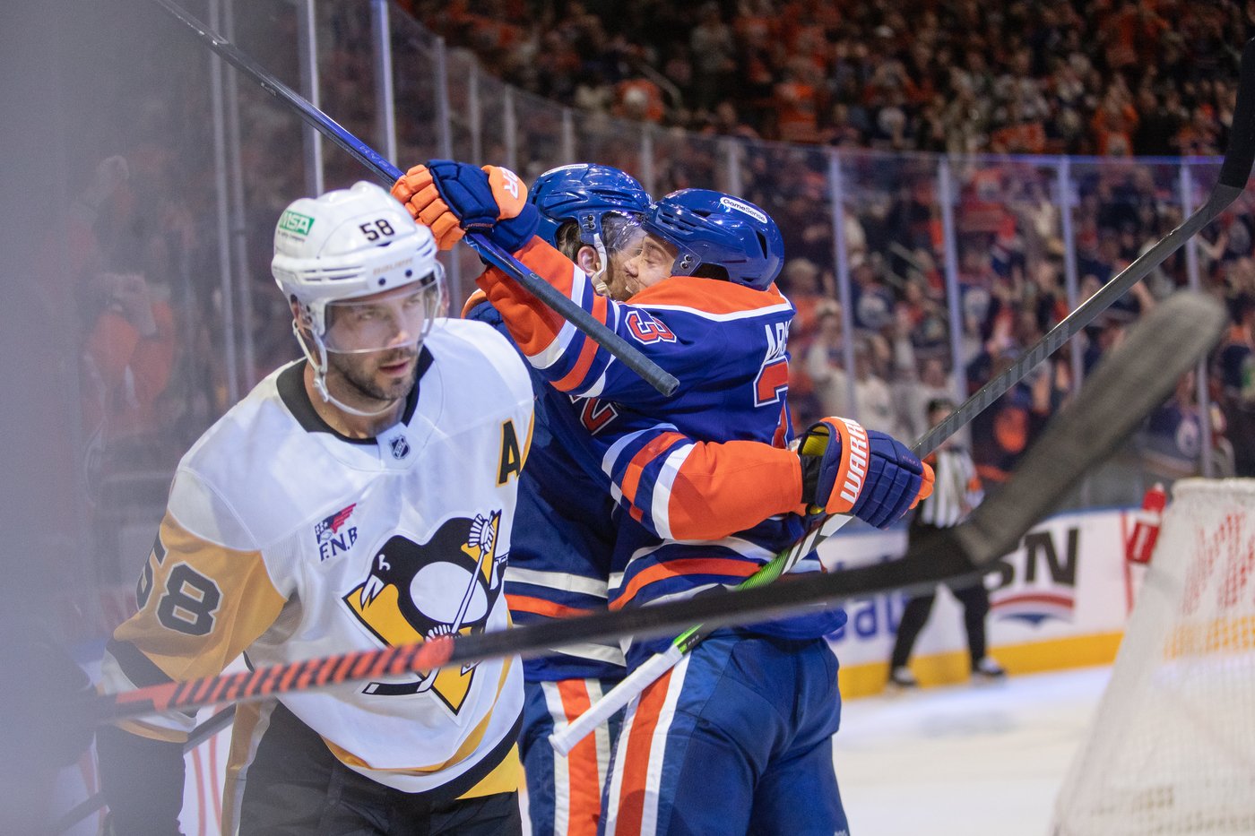 Arvidsson outshines superstars in Oilers' 4-0 win over Penguins | iNFOnews.ca